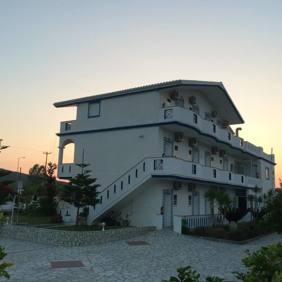 Gogas Palace Aparthotel Ammoudia Exterior photo