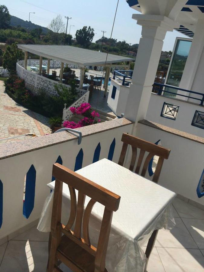 Gogas Palace Aparthotel Ammoudia Exterior photo