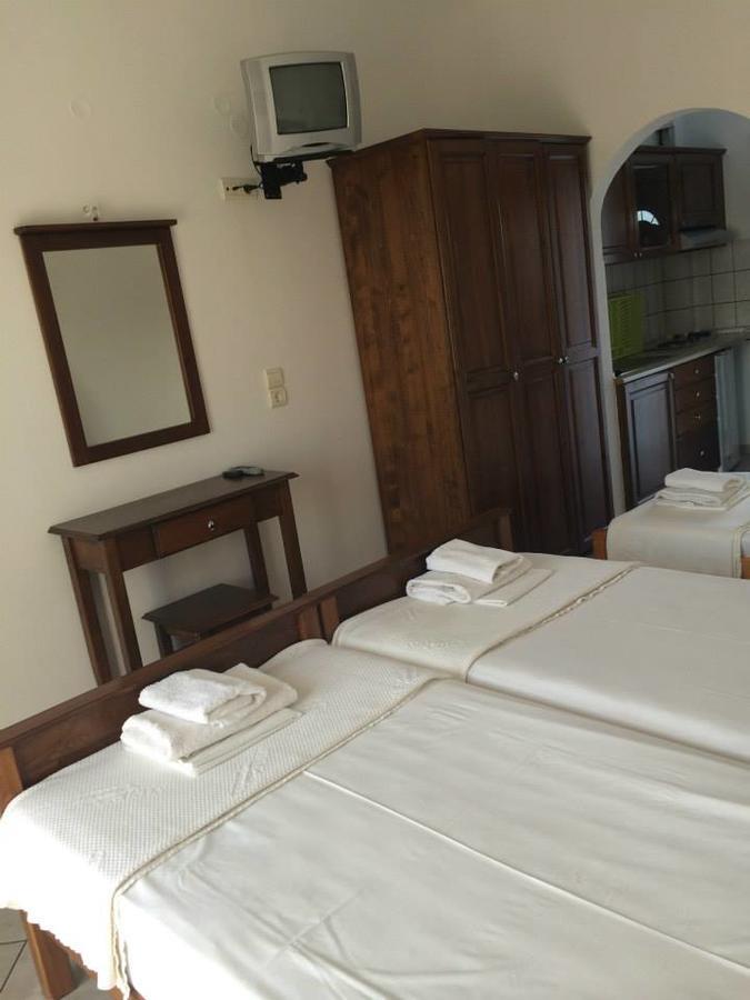 Gogas Palace Aparthotel Ammoudia Exterior photo